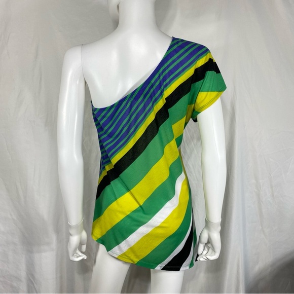 Almost Famous Striped One Shoulder Asymmetrical Top w/Belt - Picture 4 of 9